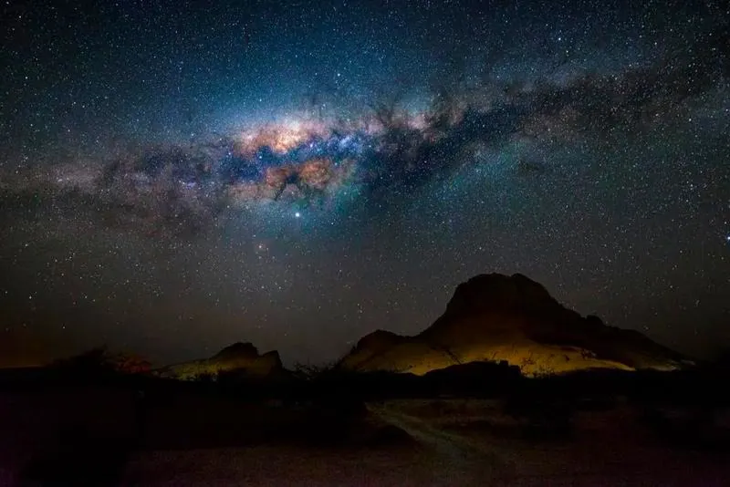 Jak wybrać idealny obiektyw do astrofotografii?