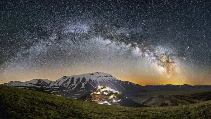 Jaki aparat do astrofotografii wybrać, aby uchwycić piękno nocnego nieba?