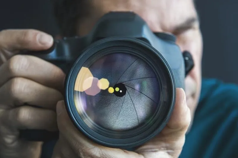 Znaczenie słowa fotografia: odkryj, co naprawdę oznacza dla artystów i pasjonatów obrazów