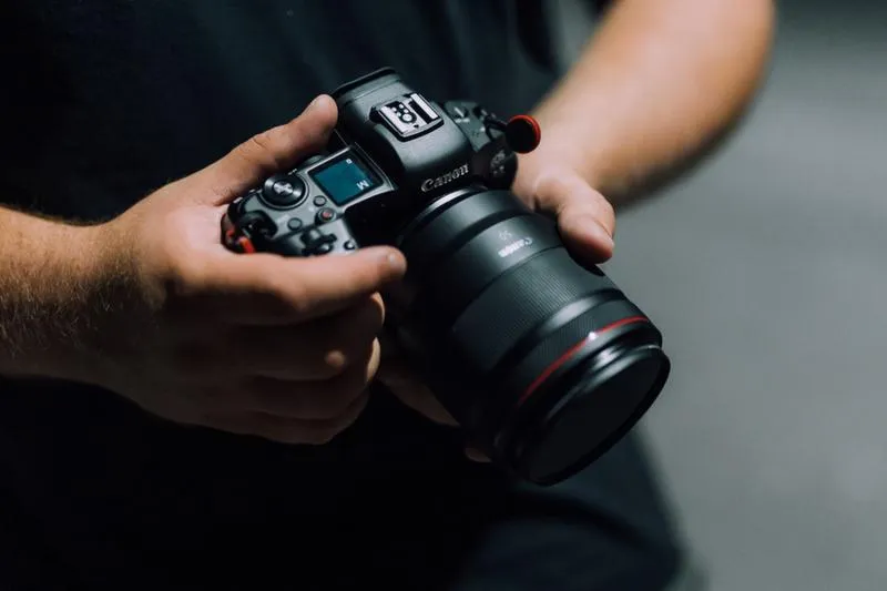 Stałoogniskowe obiektywy